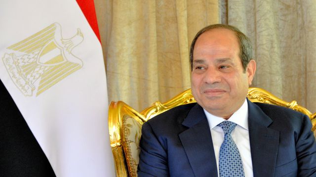朝日新聞の単独インタビューに応じるエジプトのシーシ大統領=2023年4月29日、カイロ、武石英史郎撮影