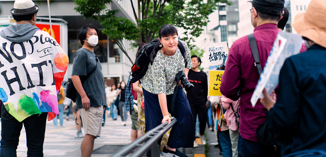 父は生前、なぜルーツを語らなかったのか。その理由にはどんな社会背景があったのか。「一人の人間の歩みは、一つの時代、世の中の写し鏡だと思います」＝東京都渋谷区