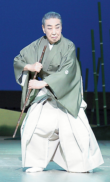 振り付けの才能は随一と言われ、歌舞伎や文楽など日本舞踊以外の博識さでも知られた。２０１１年、国立劇場で「木賊刈」を演じる＝藤間紋さん提供