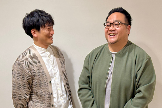 お笑いコンビ・オクラホマの藤尾仁志さん（左）と河野真也さん=札幌市中央区
