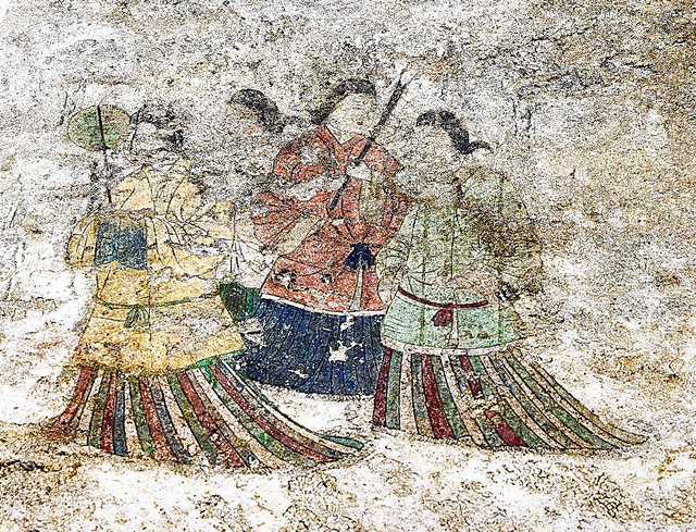 高松塚古墳の国宝壁画「西壁女子群像」