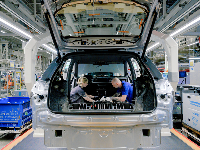 ６モデルの電気自動車を作るドイツ・ツビッカウにあるフォルクスワーゲンの工場＝2024年3月14日、ドイツ・ツビッカウ、ニューヨーク・タイムズ