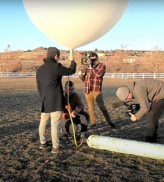 メイクサンセッツ社が米国で二酸化硫黄入りの気球を飛ばした際の様子＝同社提供