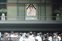 ７月、皇太后さまに別れを告げる「殯宮（ひんきゅう）一般拝礼」が行われ、宮殿・東庭に面した廊下に遺影が掲げられた。皇太后さまは６月１６日に老衰のため逝去された