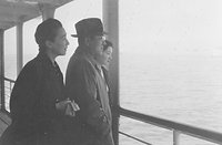 １９５８年　九州旅行の途中、船上で両親と過ごす