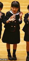 東京・目白の学習院創立百周年記念会館で開かれた「オール学習院大合同演奏会」に、幼稚園年長組の一員として出演、合唱に参加される愛子さま